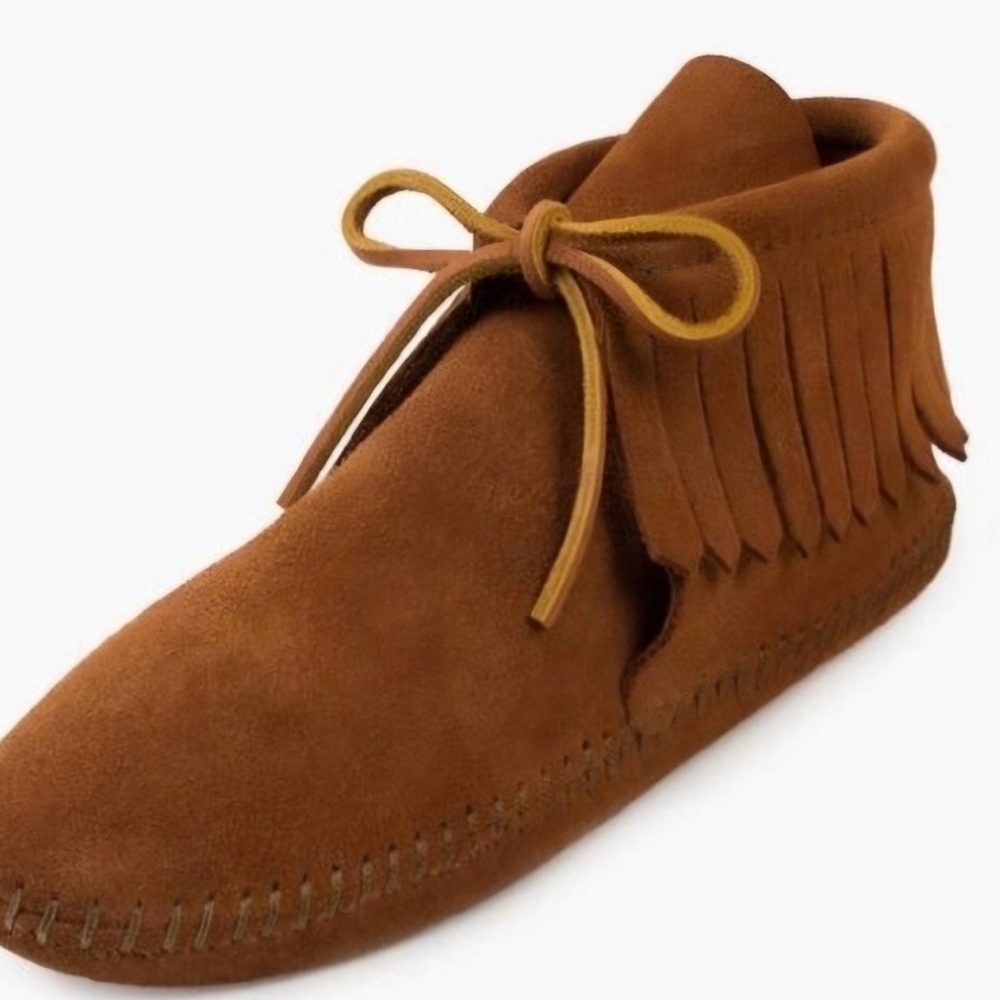 Minnetonka Chestnut Suede Fringe Chukka Boots